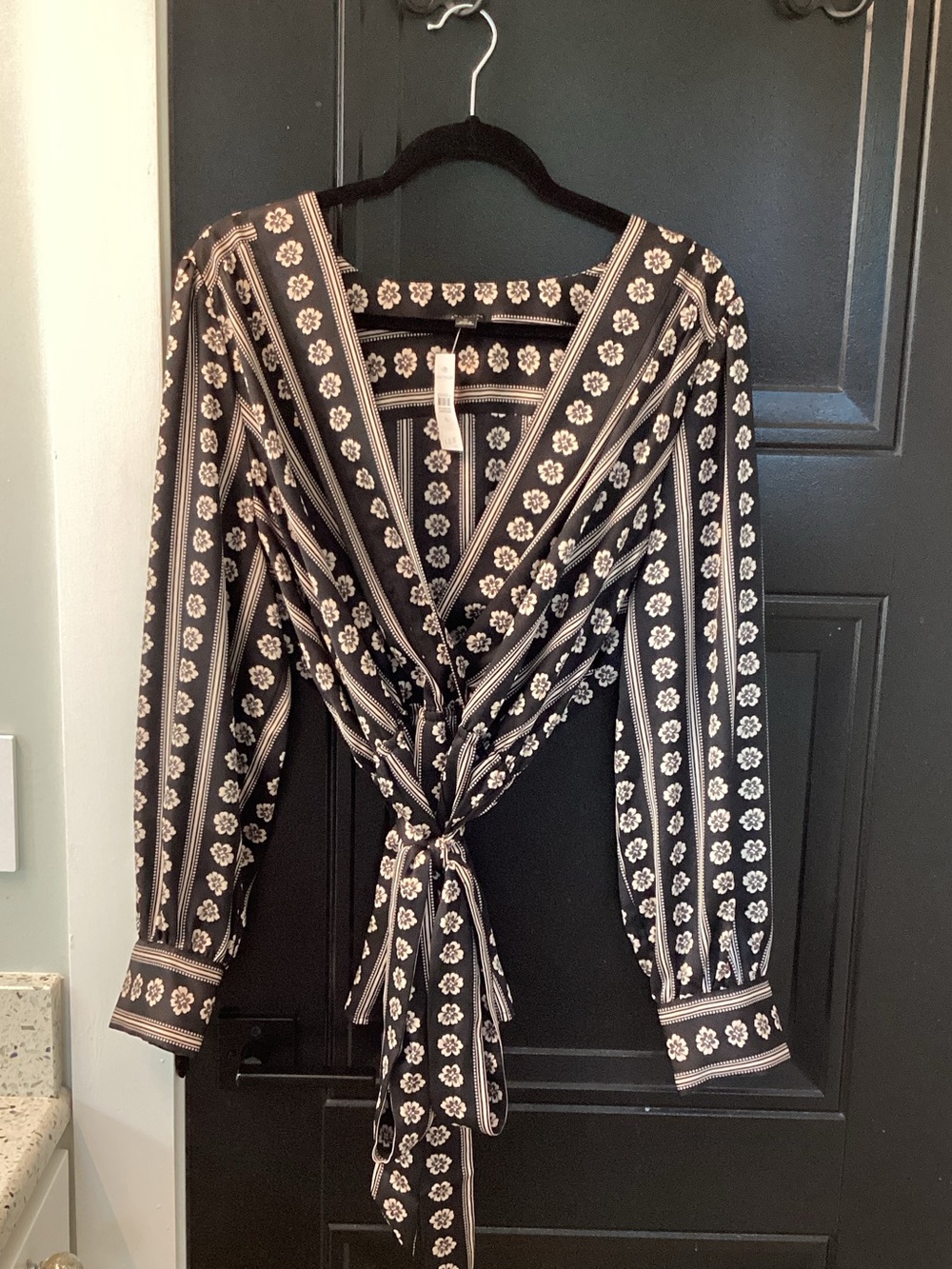 Ann Taylor Black and Cream Floral Tie-Front Long-Sleeve Blouse